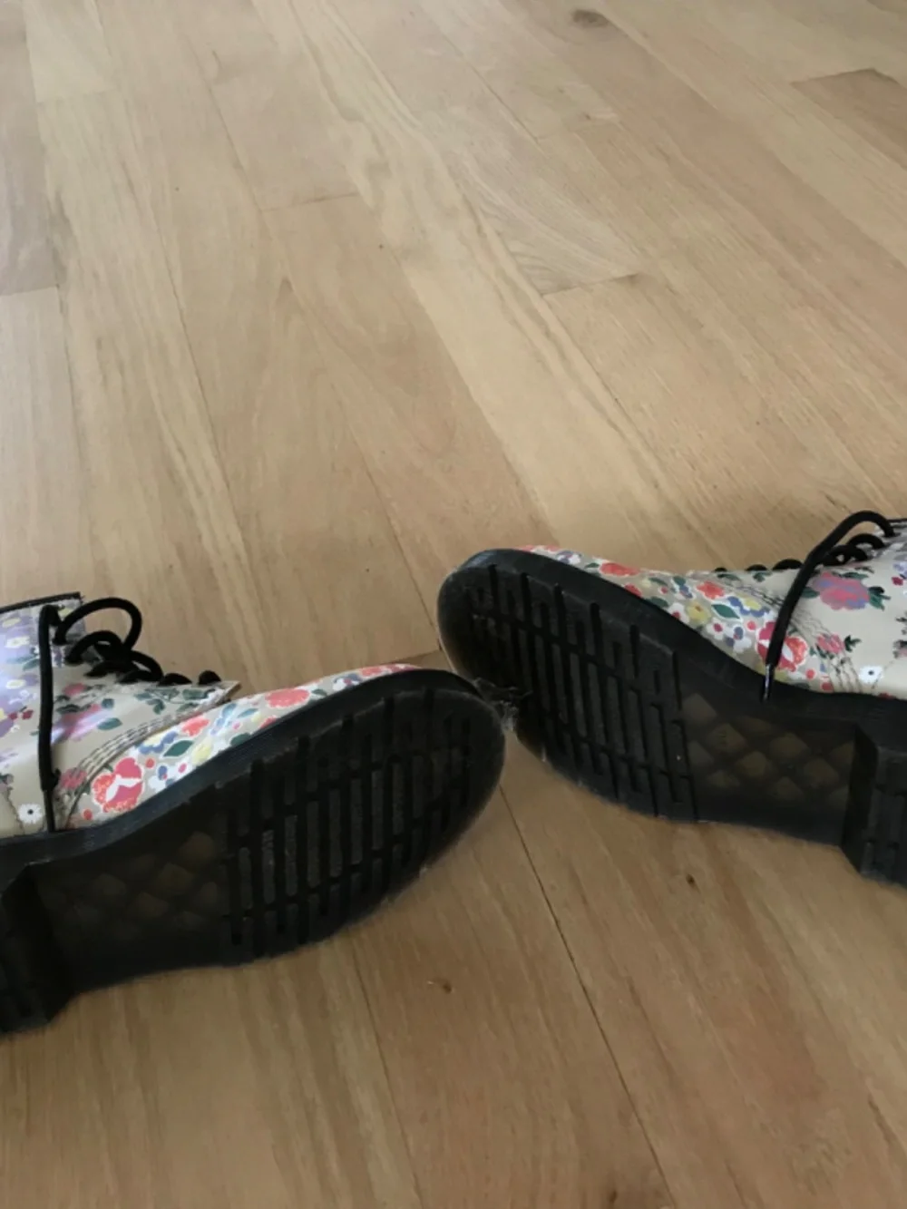 Dr.Martens boots never worn! Size 7 - Picture 2 of 2